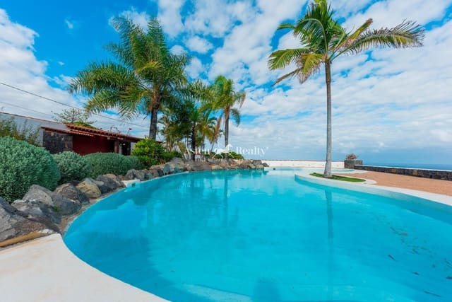 2 bedroom Townhouse for sale in San Cristóbal de La Laguna with pool garage - € 2,250,000 (Ref: 9413201)