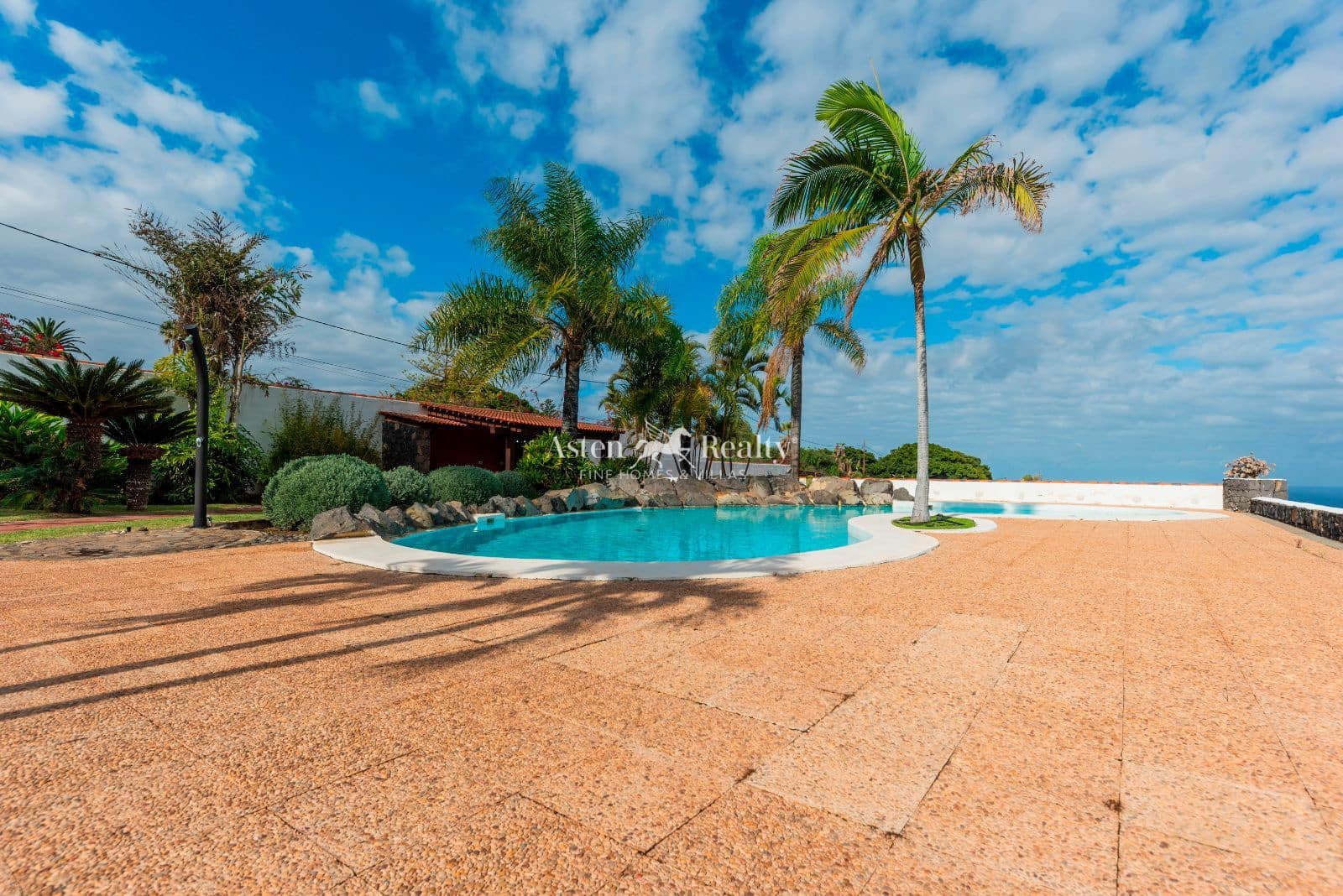 2 slaapkamer Huis te koop in San Cristobal de La Laguna met zwembad garage - € 2.250.000 (Ref: 9413201)