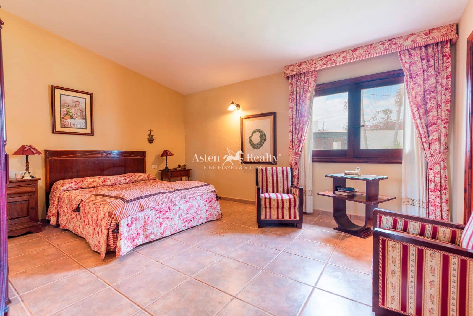 2 slaapkamer Huis te koop in San Cristobal de La Laguna met zwembad garage - € 2.250.000 (Ref: 9413201)