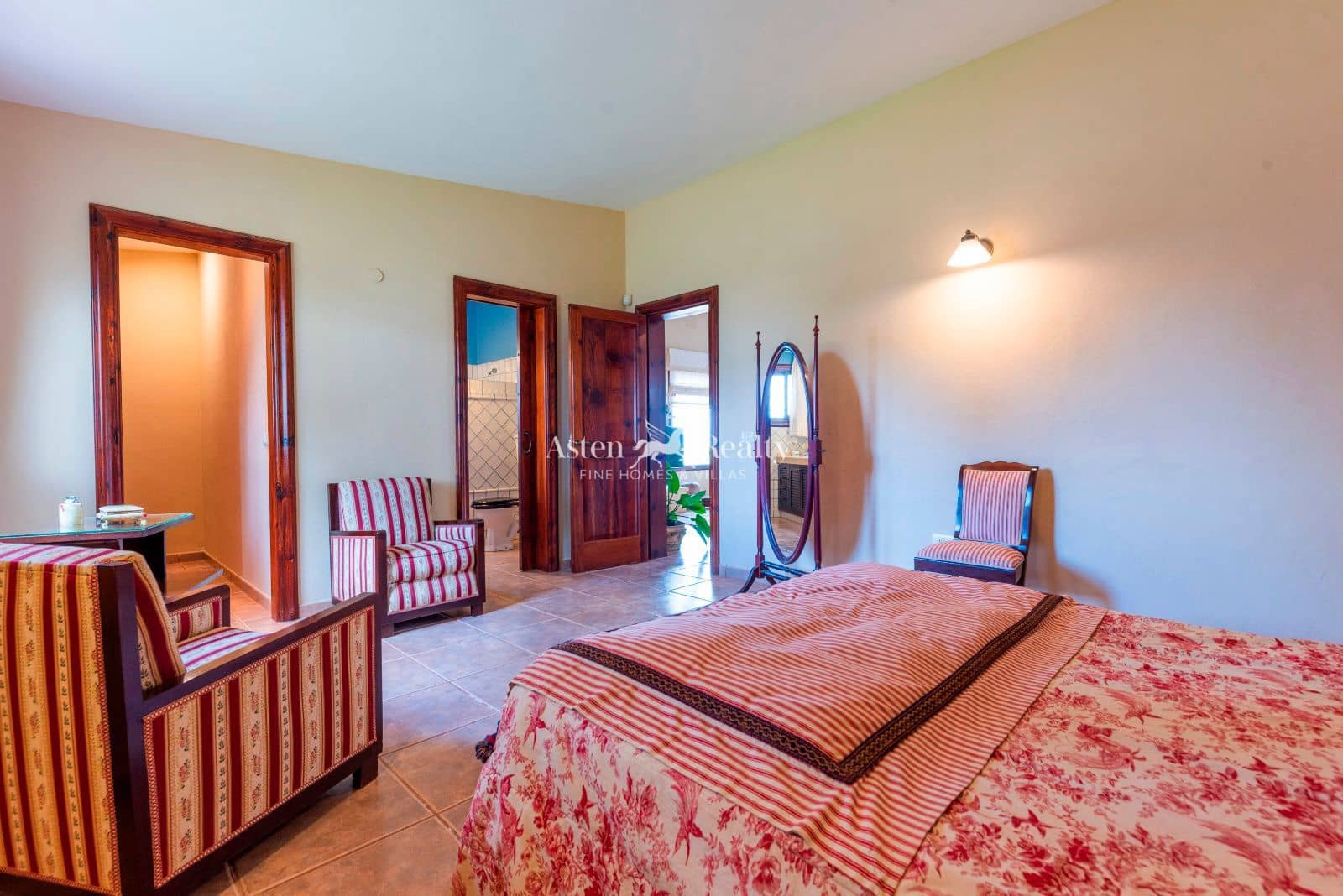 2 slaapkamer Huis te koop in San Cristobal de La Laguna met zwembad garage - € 2.250.000 (Ref: 9413201)