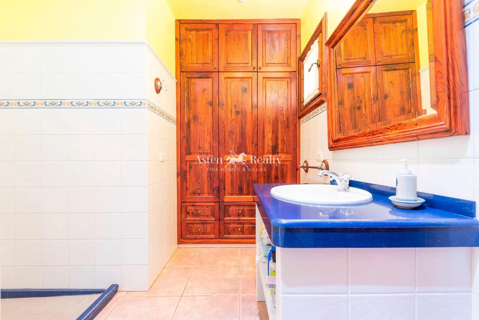 2 slaapkamer Huis te koop in San Cristobal de La Laguna met zwembad garage - € 2.250.000 (Ref: 9413201)