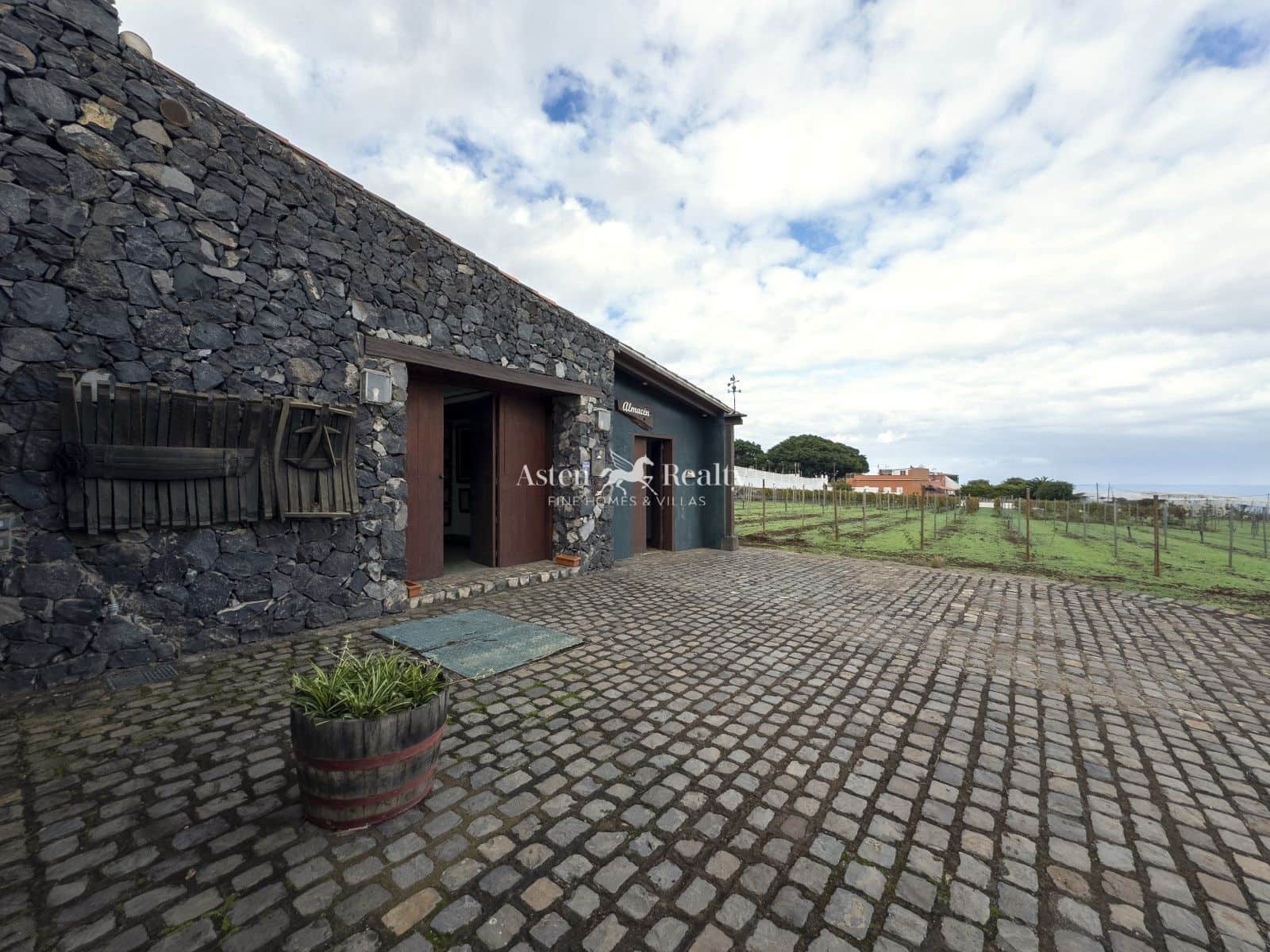 2 slaapkamer Huis te koop in San Cristobal de La Laguna met zwembad garage - € 2.250.000 (Ref: 9413201)