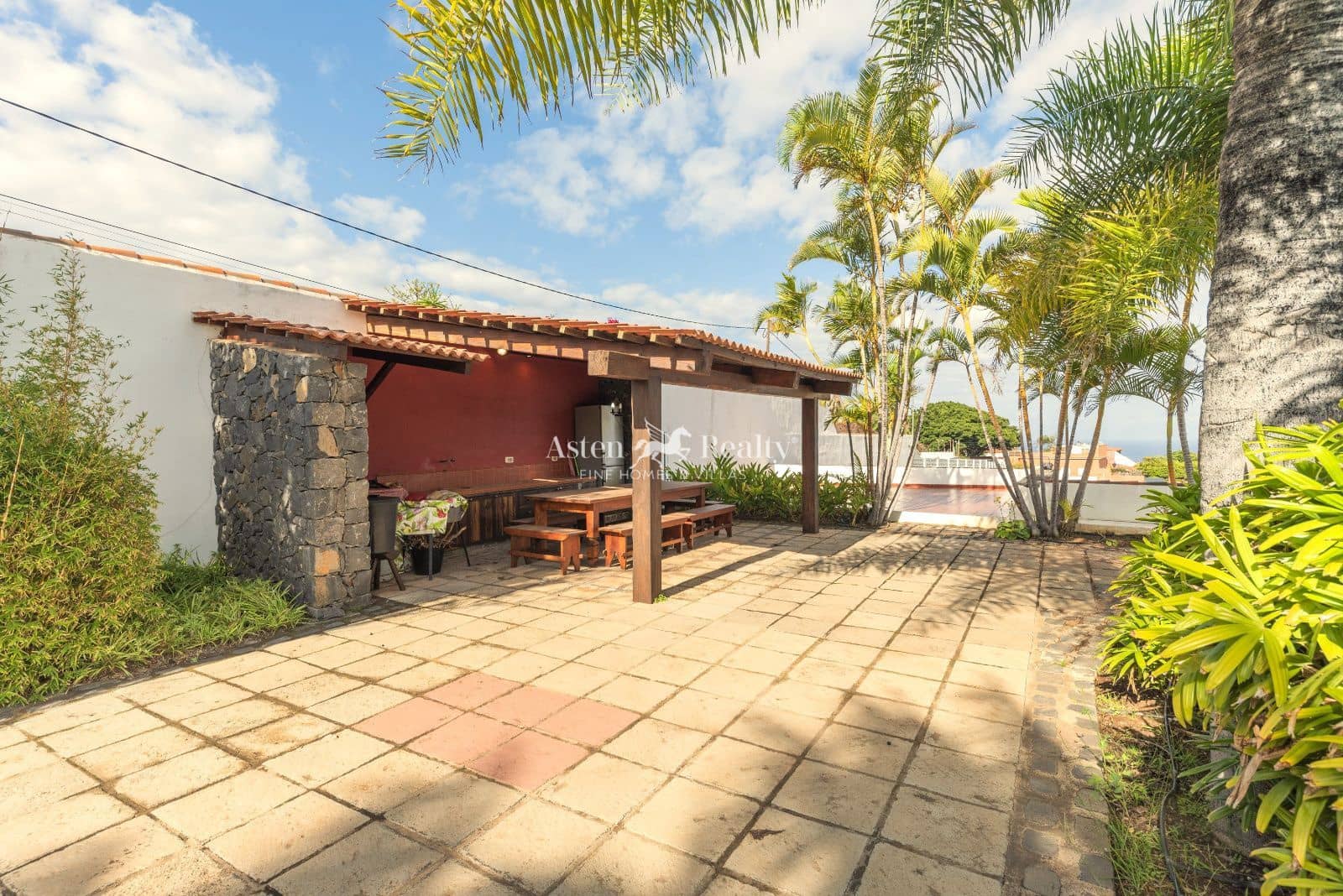 2 slaapkamer Huis te koop in San Cristobal de La Laguna met zwembad garage - € 2.250.000 (Ref: 9413201)