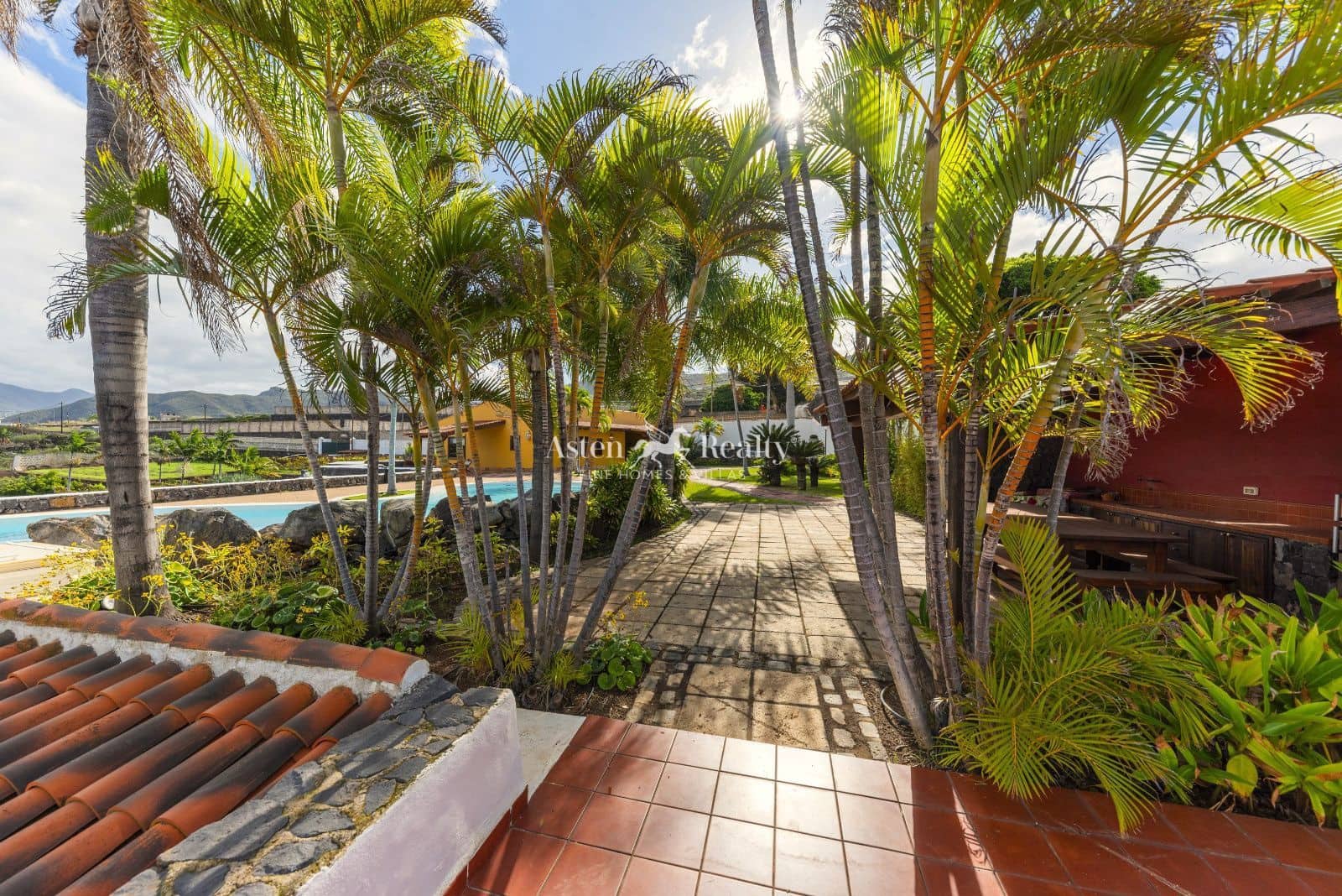 2 slaapkamer Huis te koop in San Cristobal de La Laguna met zwembad garage - € 2.250.000 (Ref: 9413201)