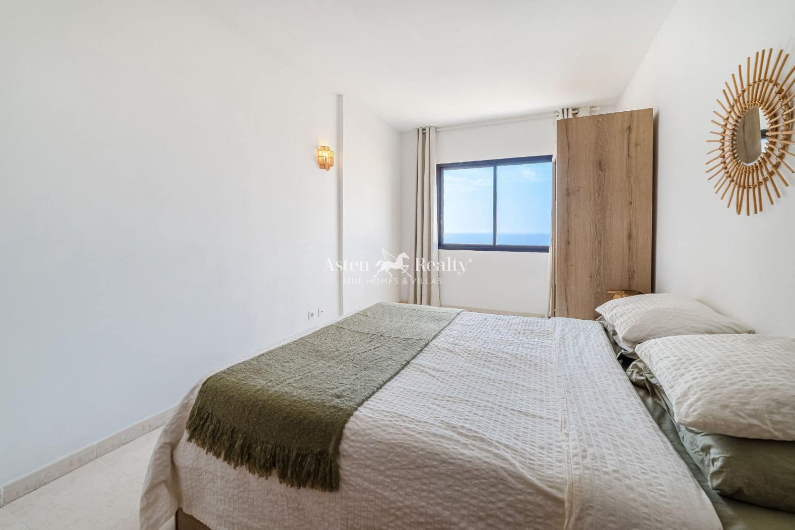 1 sypialnia Mieszkanie na sprzedaż w Playa Paraiso z basenem - 265 000 € (Ref: 9417586)