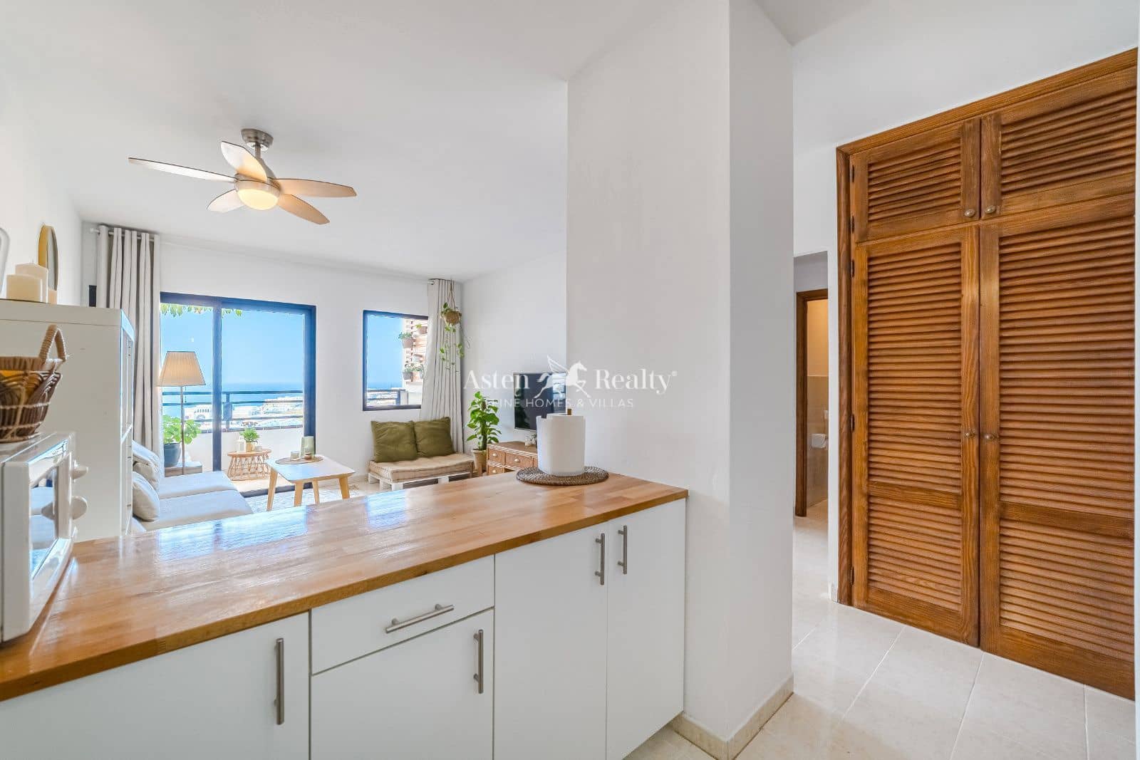 1 sypialnia Mieszkanie na sprzedaż w Playa Paraiso z basenem - 265 000 € (Ref: 9417586)