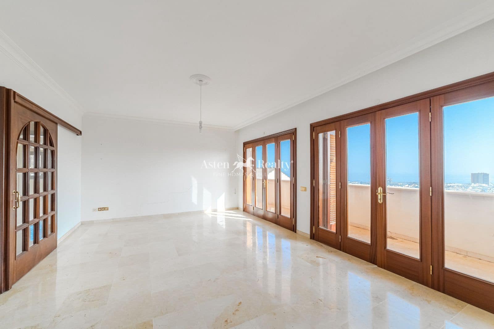 8 chambre Villa/Maison à vendre à Santa Cruz de Tenerife avec piscine garage - 2 490 000 € (Ref: 9421730)