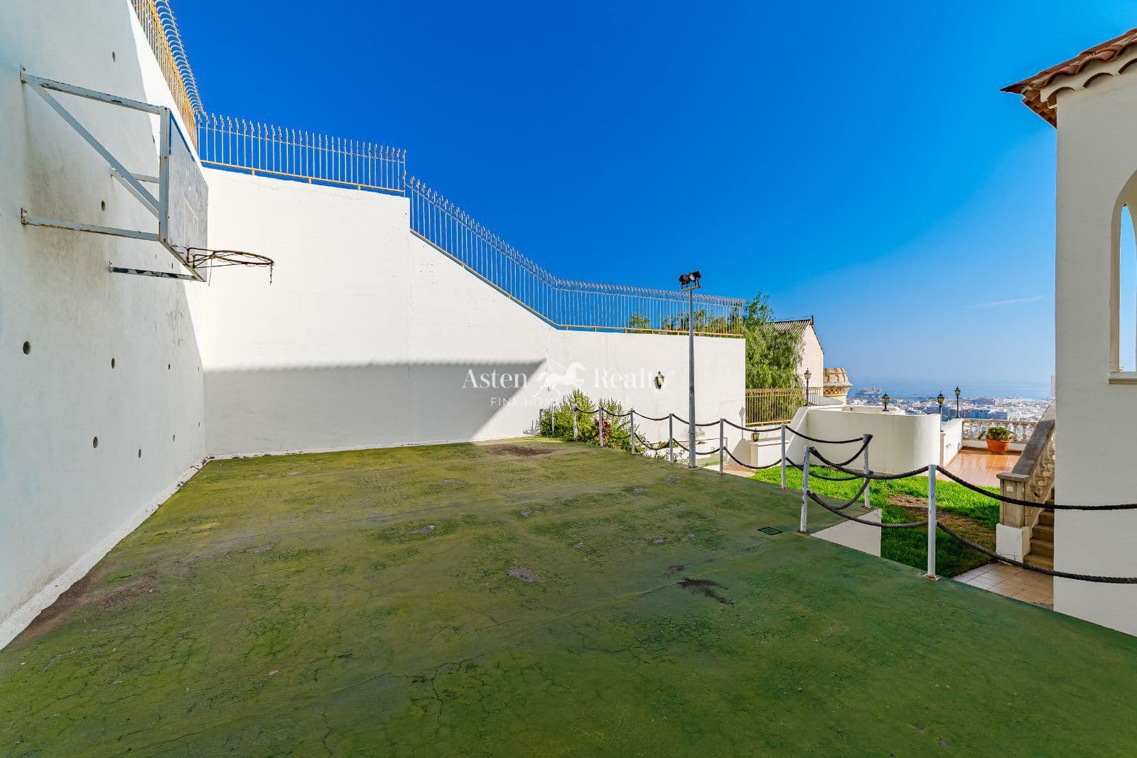 8 chambre Villa/Maison à vendre à Santa Cruz de Tenerife avec piscine garage - 2 490 000 € (Ref: 9421730)