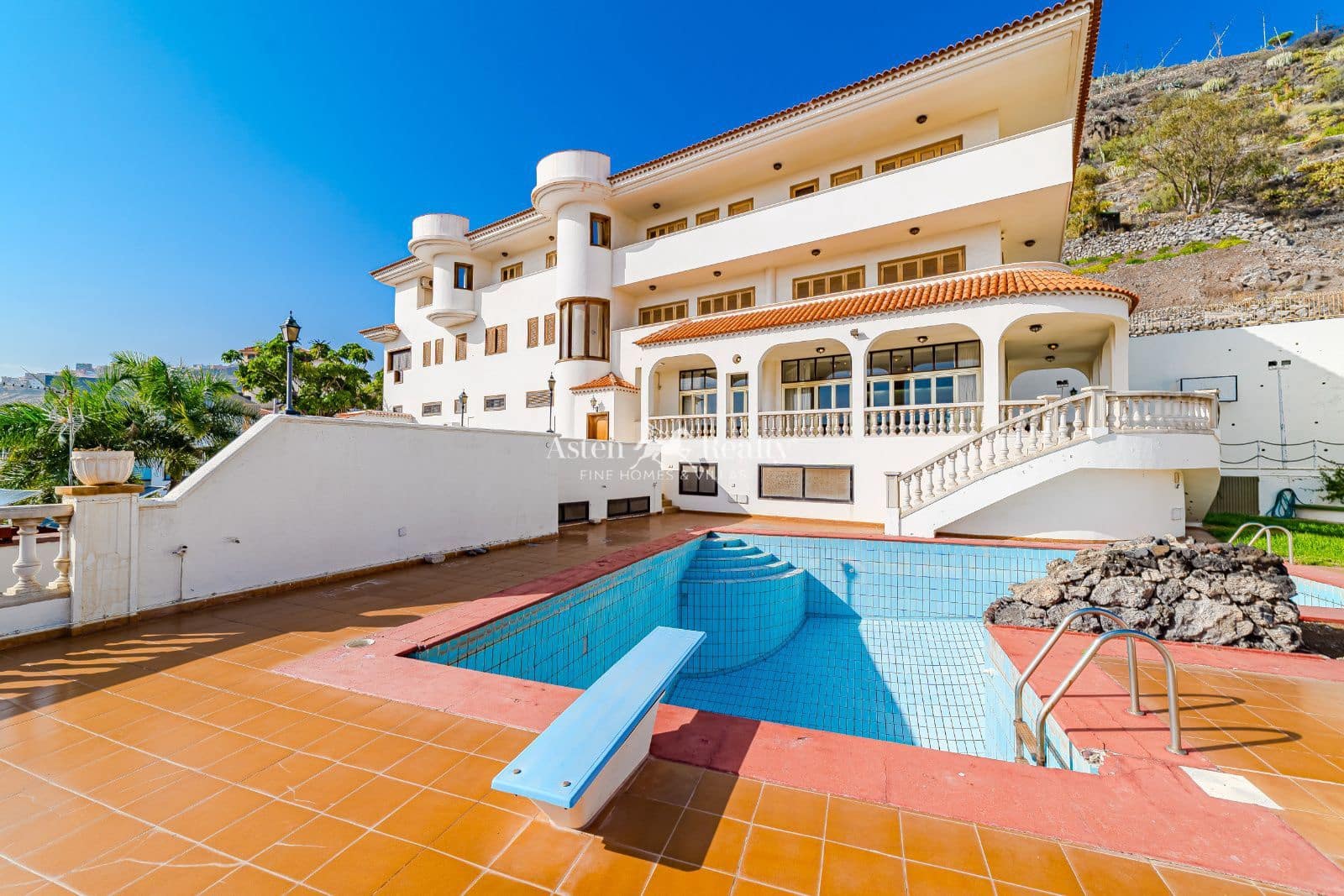 8 chambre Villa/Maison à vendre à Santa Cruz de Tenerife avec piscine garage - 2 490 000 € (Ref: 9421730)