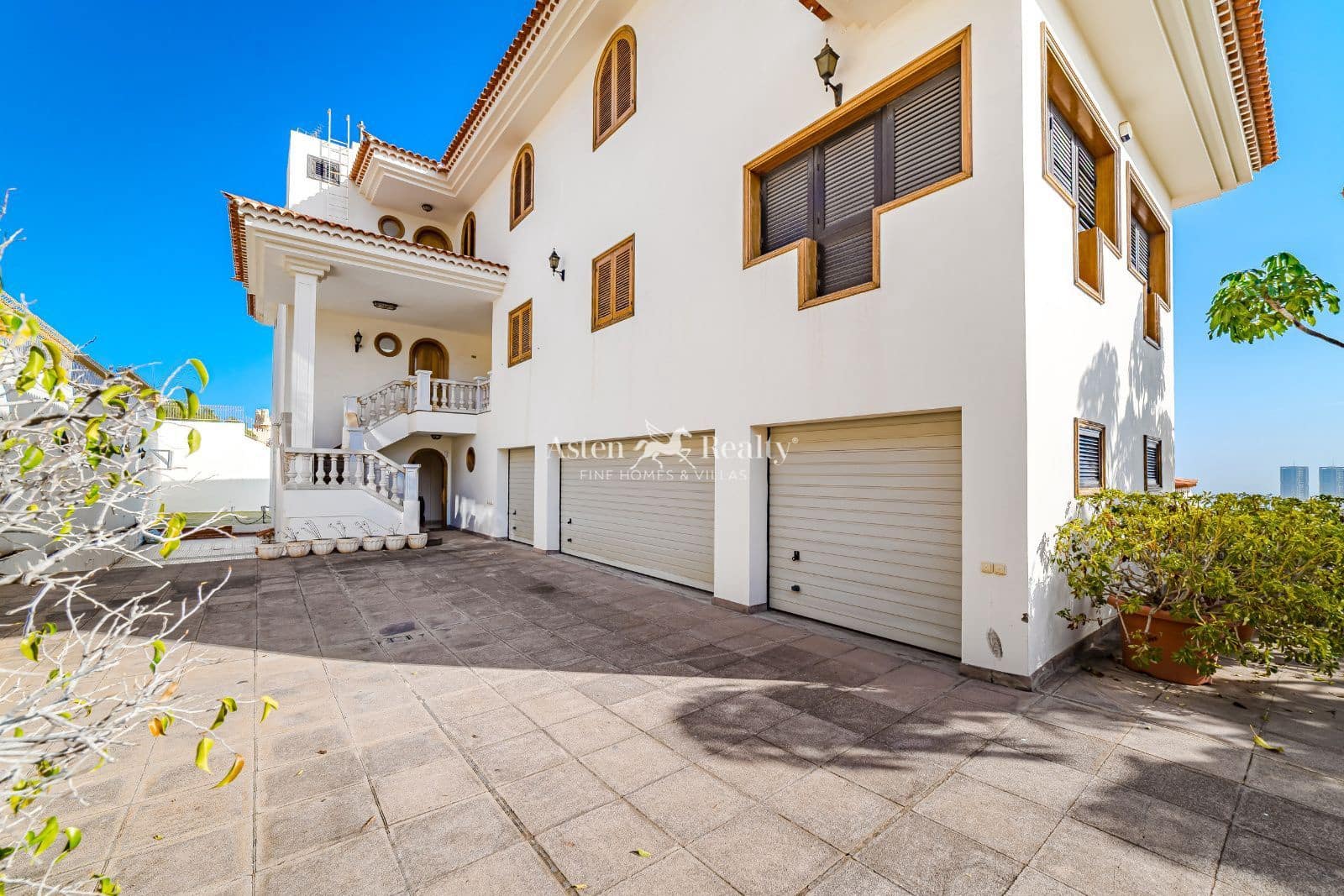 8 chambre Villa/Maison à vendre à Santa Cruz de Tenerife avec piscine garage - 2 490 000 € (Ref: 9421730)