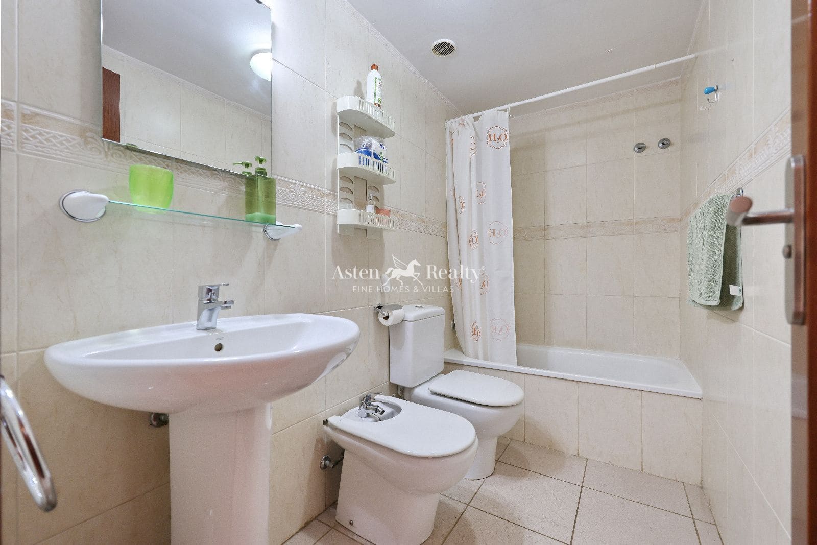 1 slaapkamer Flat te koop in Los Cristianos met zwembad garage - € 285.000 (Ref: 9426235)