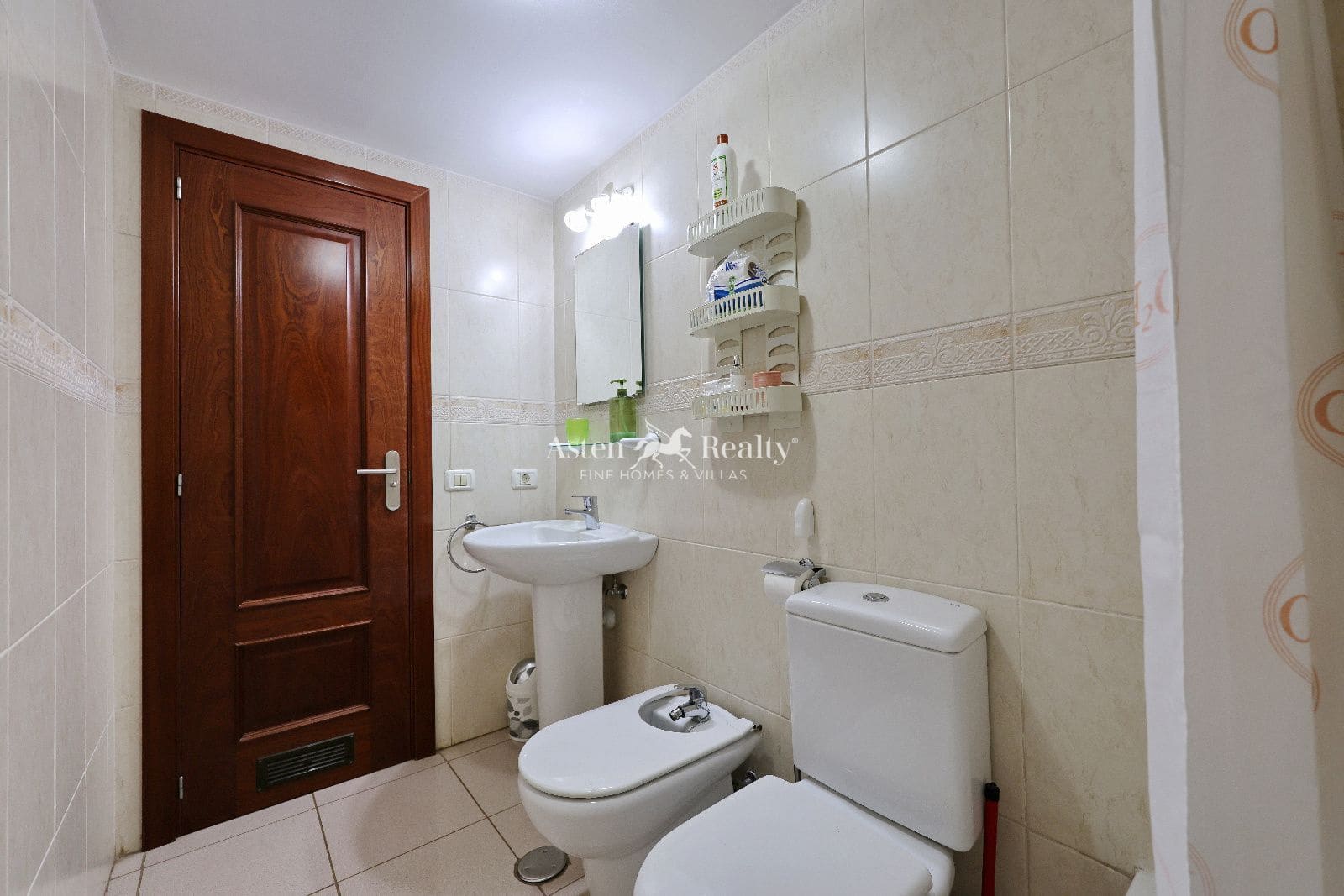 1 slaapkamer Flat te koop in Los Cristianos met zwembad garage - € 285.000 (Ref: 9426235)