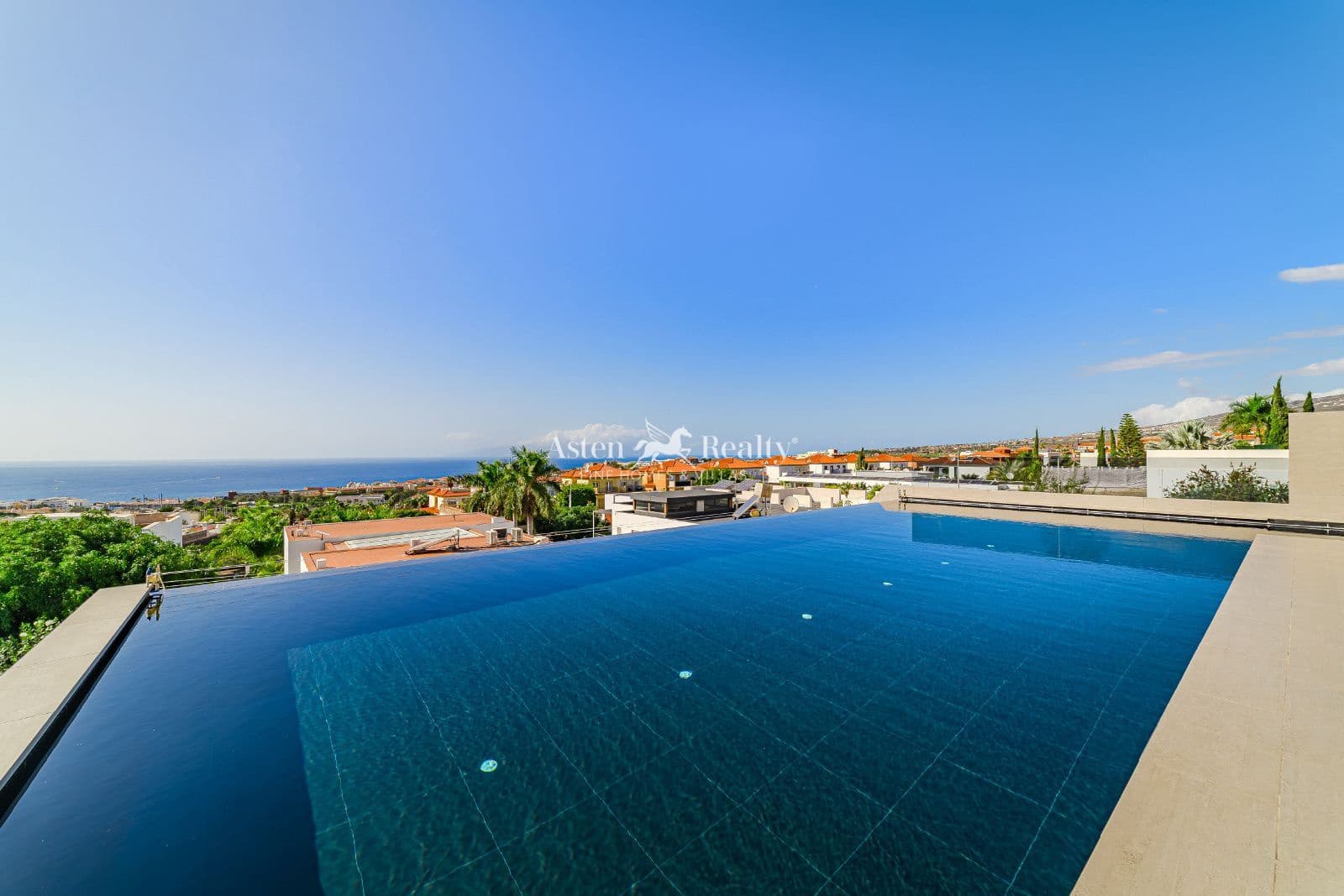 5 sovrum Hus till salu i Torviscas med pool garage - 2 950 000 € (Ref: 9426706)