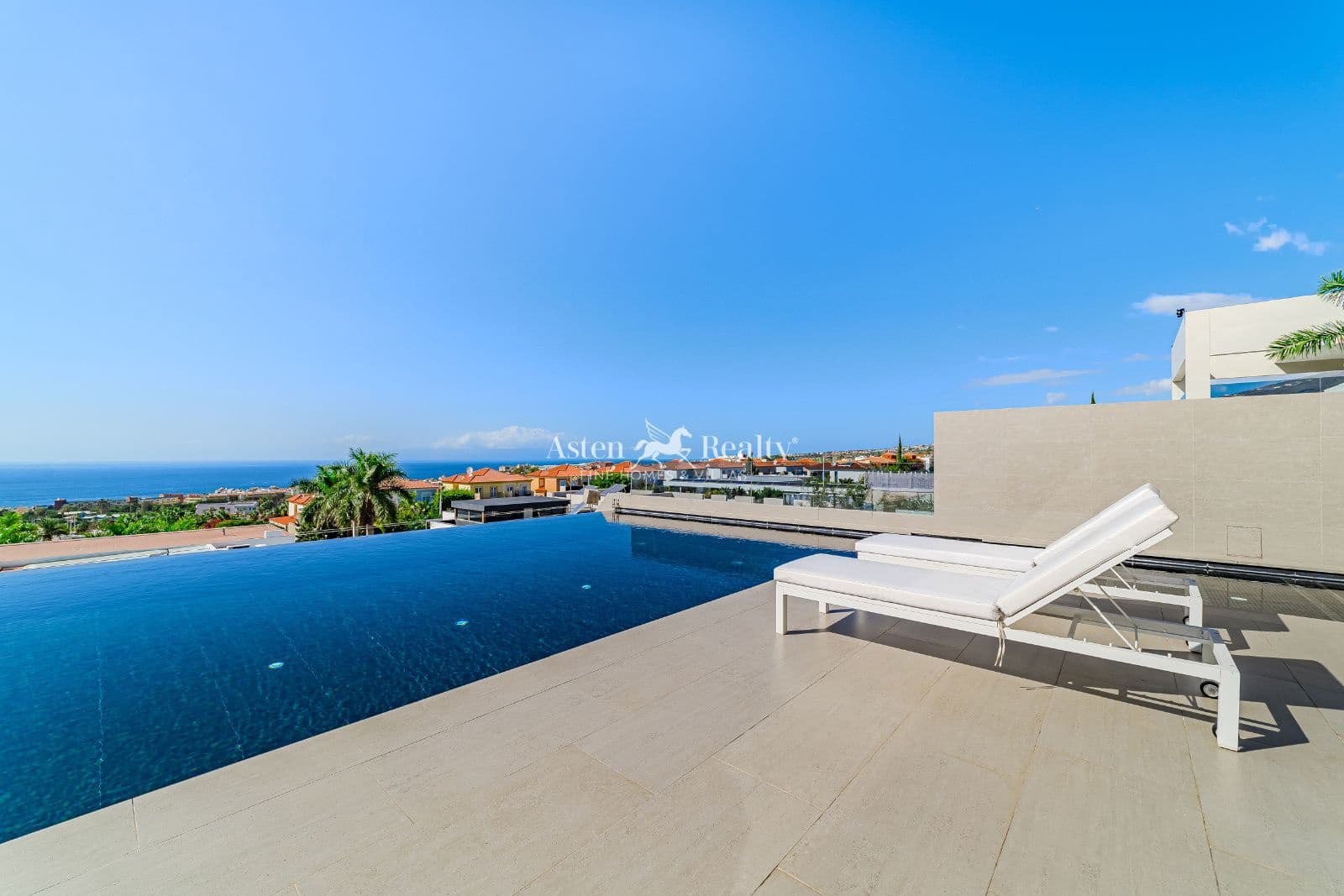 5 sovrum Hus till salu i Torviscas med pool garage - 2 950 000 € (Ref: 9426706)