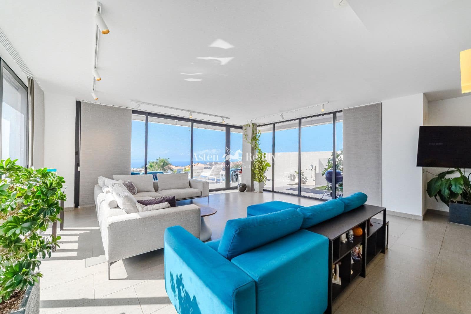 5 sovrum Hus till salu i Torviscas med pool garage - 2 950 000 € (Ref: 9426706)