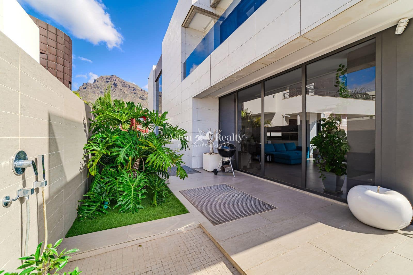 5 sovrum Hus till salu i Torviscas med pool garage - 2 950 000 € (Ref: 9426706)