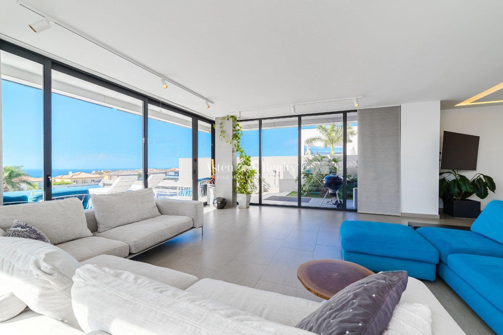 5 sovrum Hus till salu i Torviscas med pool garage - 2 950 000 € (Ref: 9426706)