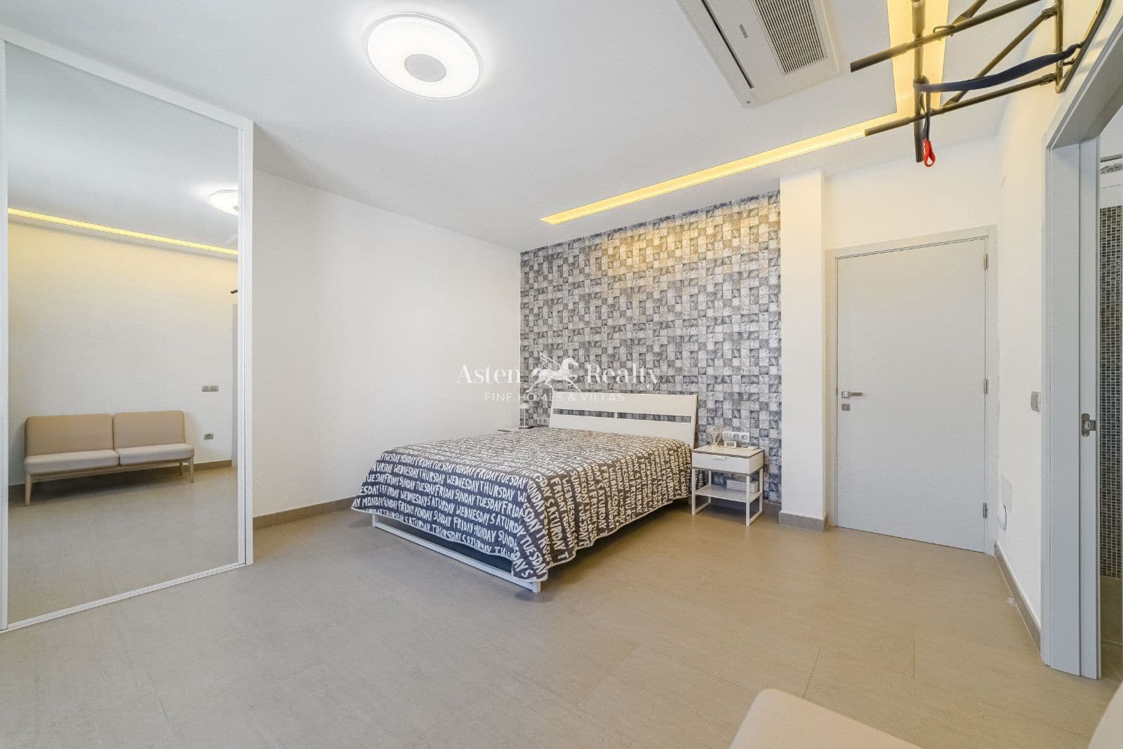 5 sovrum Hus till salu i Torviscas med pool garage - 2 950 000 € (Ref: 9426706)