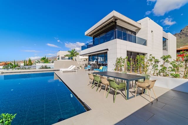 5 bedroom Townhouse for sale in Torviscas, Adeje with pool garage - € 2,950,000 (Ref: 9426706)