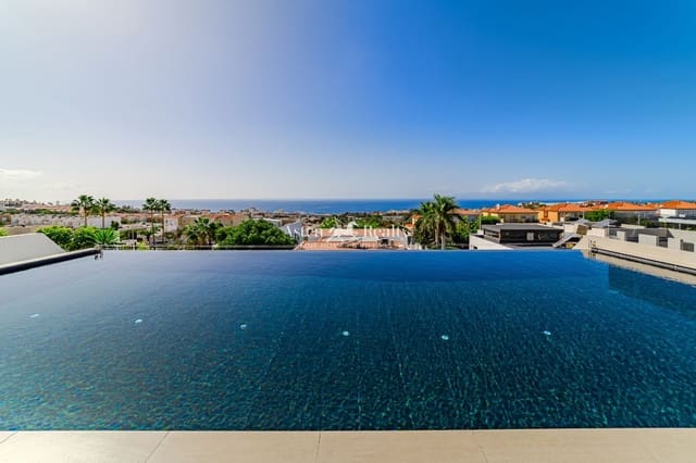 5 bedroom Townhouse for sale in Torviscas, Adeje with pool garage - € 2,950,000 (Ref: 9426706)