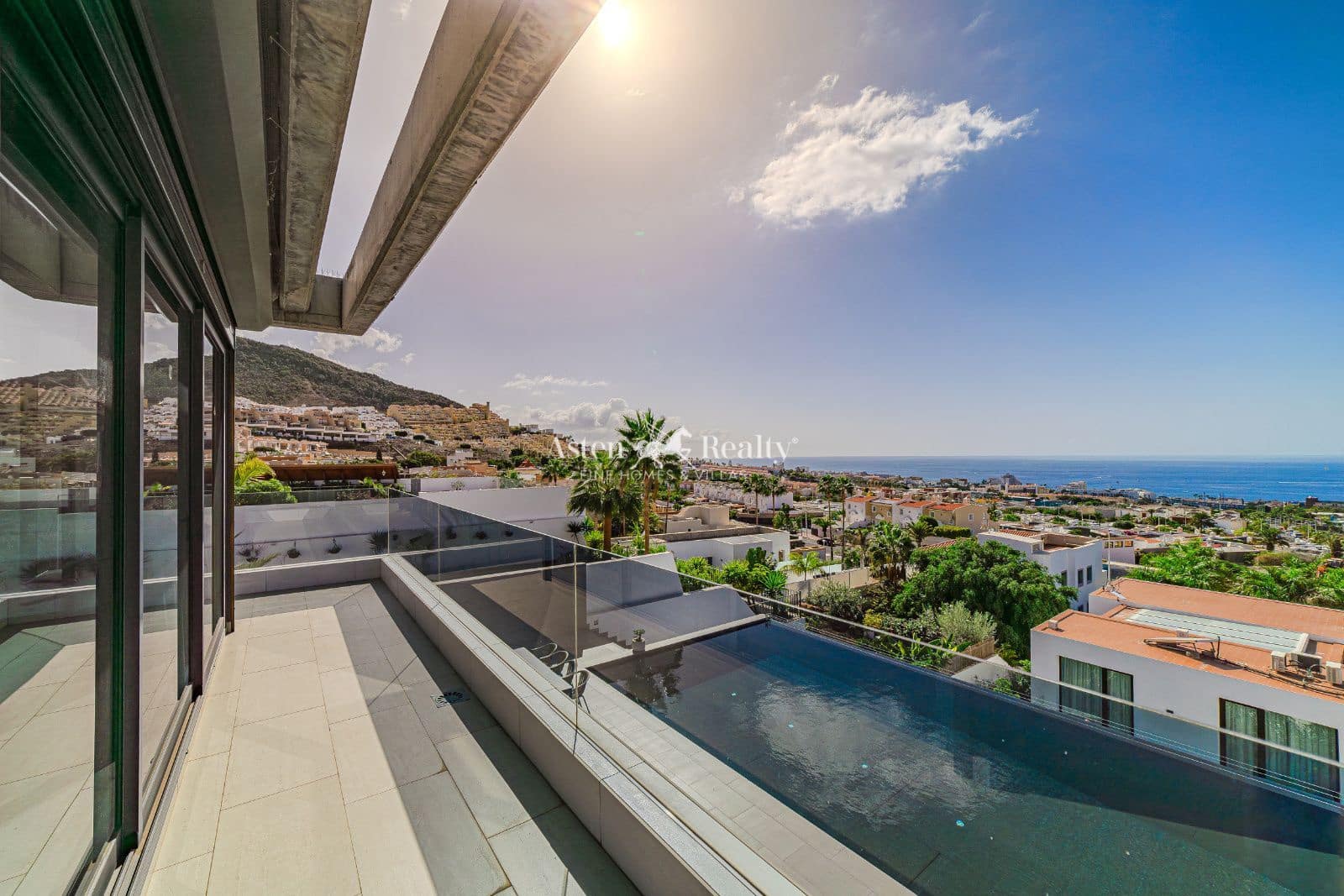 5 sovrum Hus till salu i Torviscas med pool garage - 2 950 000 € (Ref: 9426706)