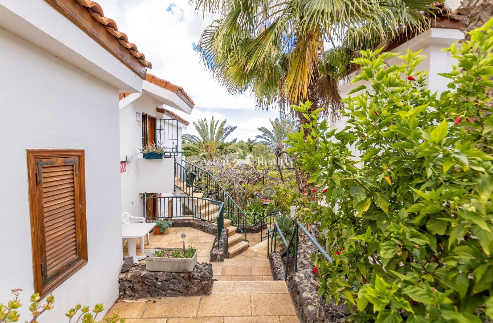 27 bedroom Restaurant/Bar for sale in Chayofa with garage - € 3,500,000 (Ref: 9432743)