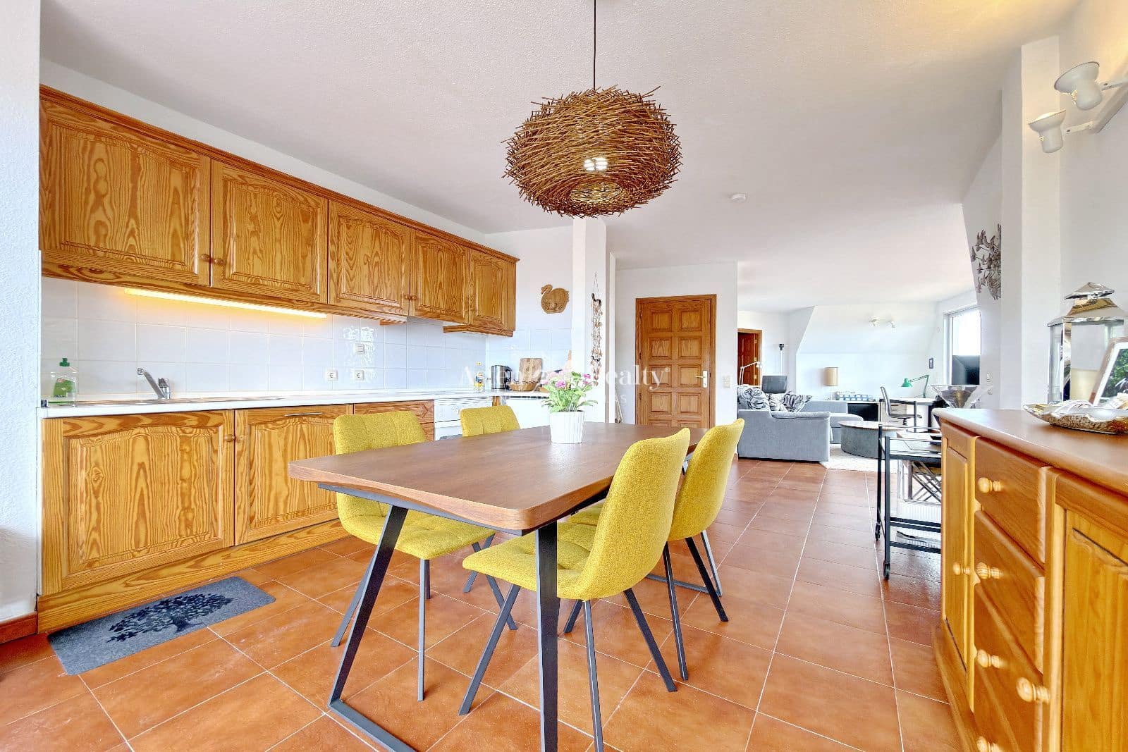 27 bedroom Restaurant/Bar for sale in Chayofa with garage - € 3,500,000 (Ref: 9432743)