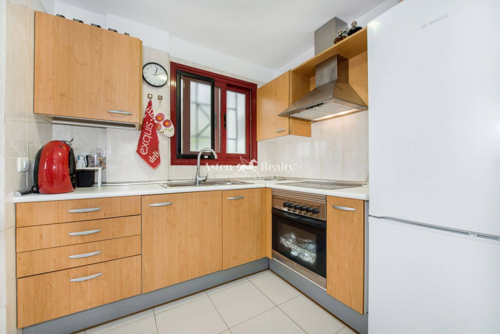 2 slaapkamer Flat te koop in Palm-Mar met zwembad garage - € 359.000 (Ref: 9436314)