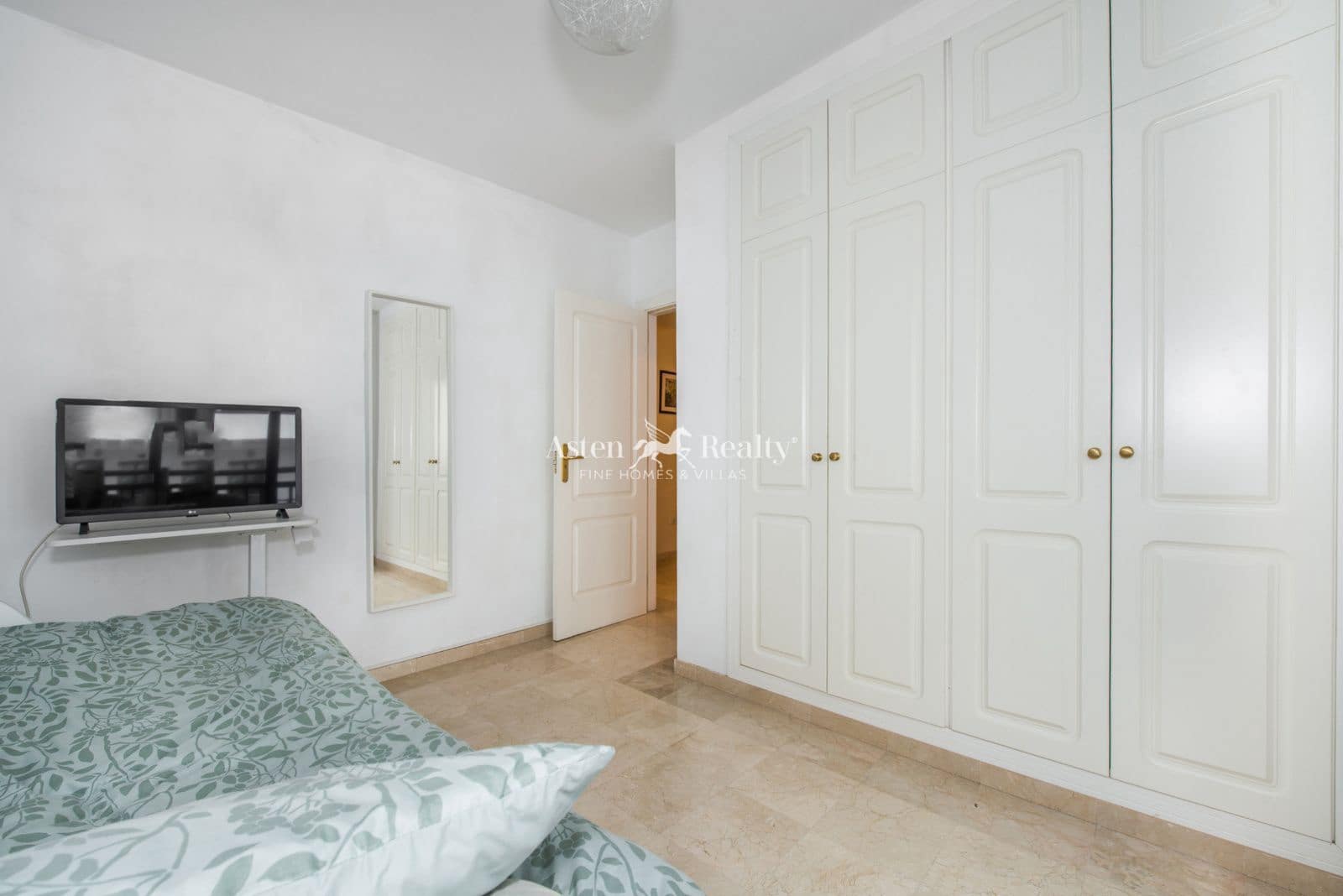 2 slaapkamer Flat te koop in Palm-Mar met zwembad garage - € 359.000 (Ref: 9436314)