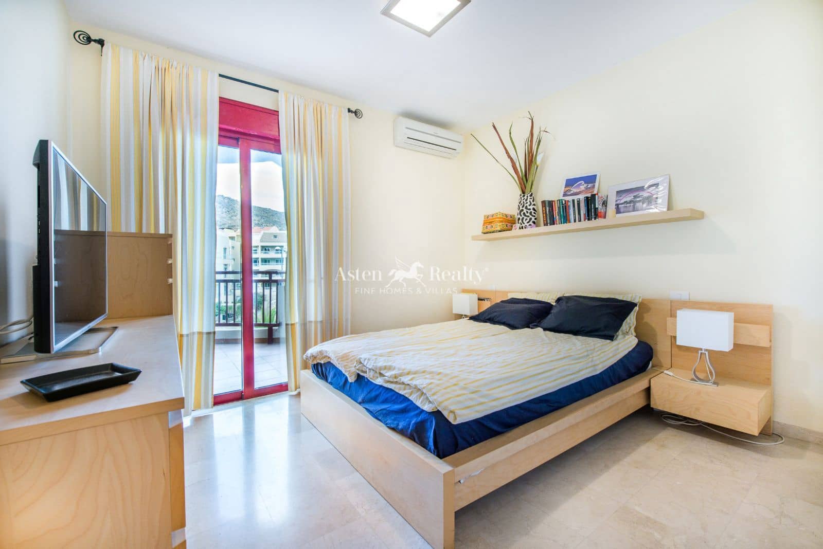 2 slaapkamer Flat te koop in Palm-Mar met zwembad garage - € 359.000 (Ref: 9436314)