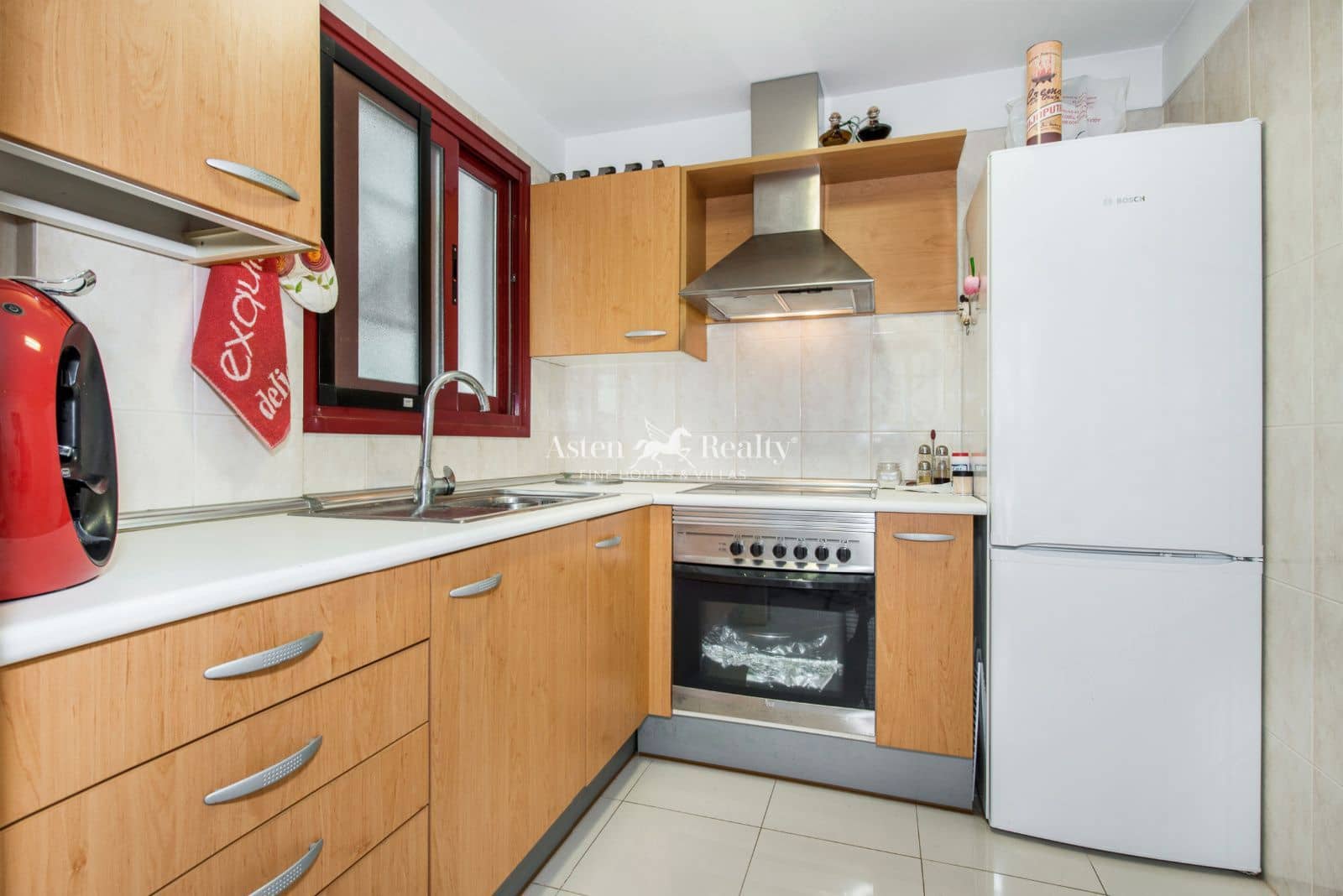 2 slaapkamer Flat te koop in Palm-Mar met zwembad garage - € 359.000 (Ref: 9436314)