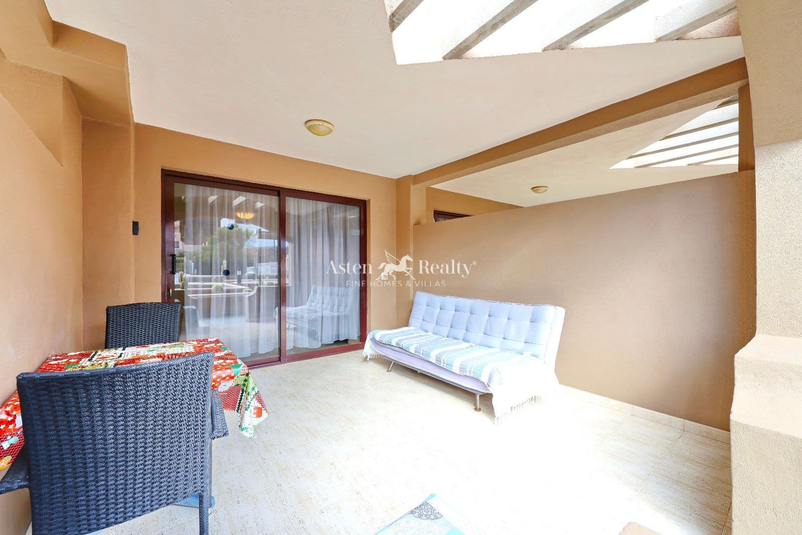 1 soverom Leilighet til salgs i Los Cristianos med svømmebasseng - € 370 000 (Ref: 9445443)