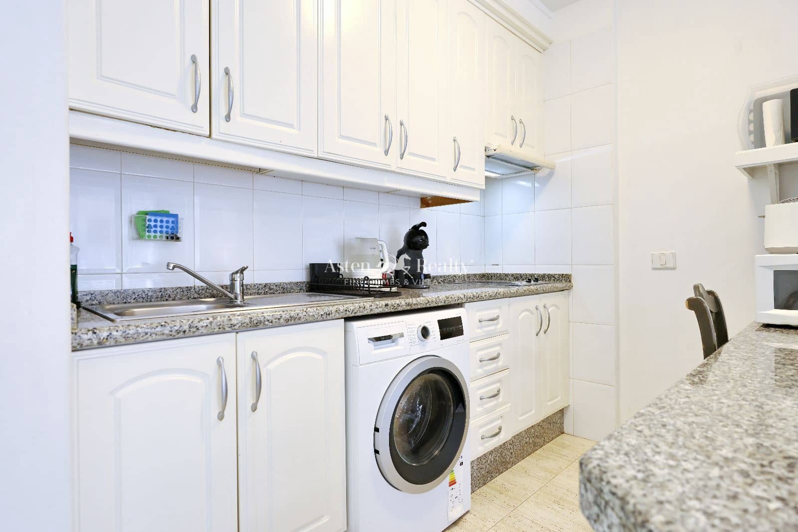 1 soverom Leilighet til salgs i Los Cristianos med svømmebasseng - € 370 000 (Ref: 9445443)