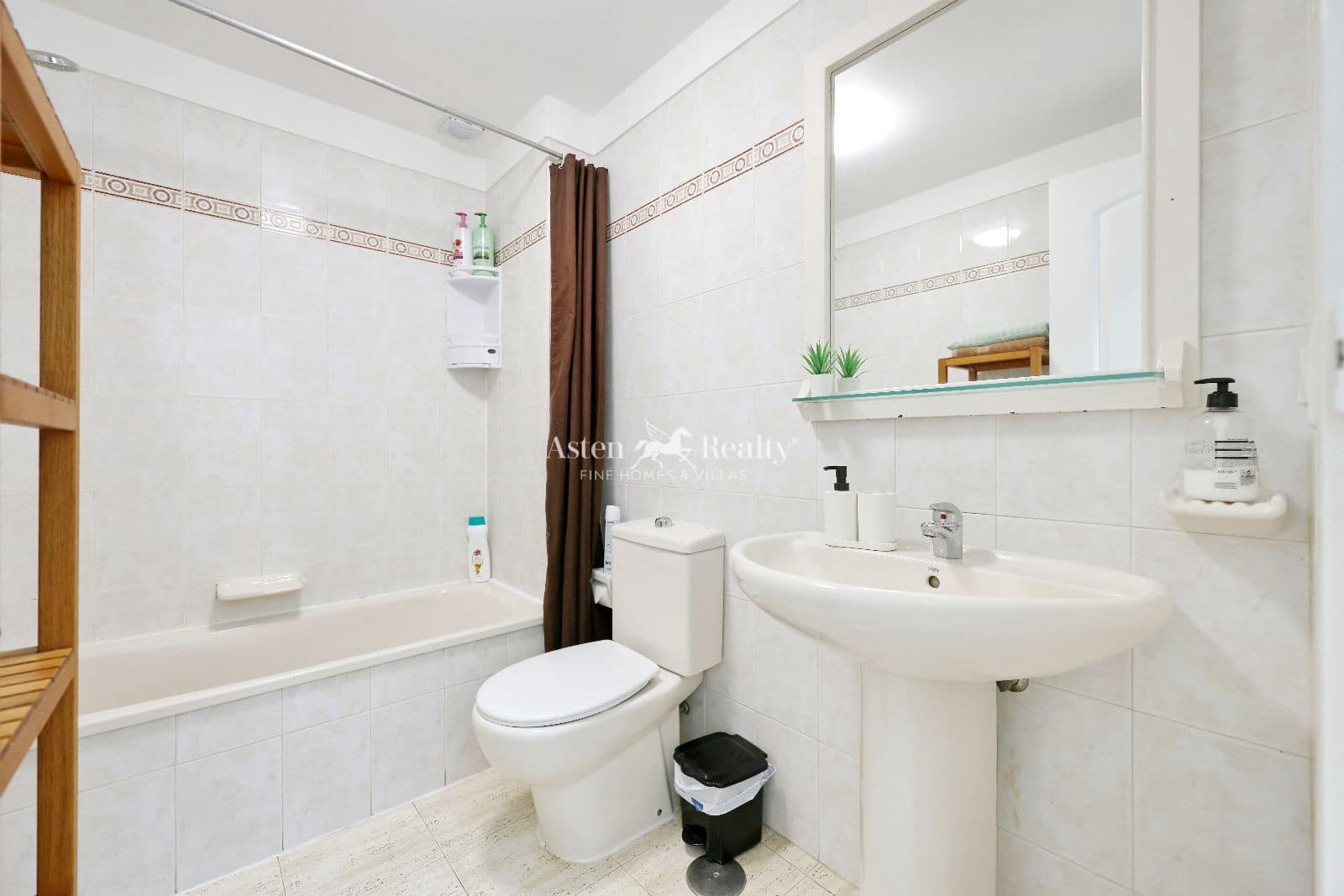 1 soverom Leilighet til salgs i Los Cristianos med svømmebasseng - € 370 000 (Ref: 9445443)