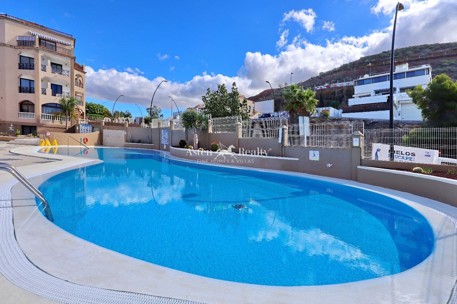 1 soverom Leilighet til salgs i Los Cristianos med svømmebasseng - € 370 000 (Ref: 9445443)