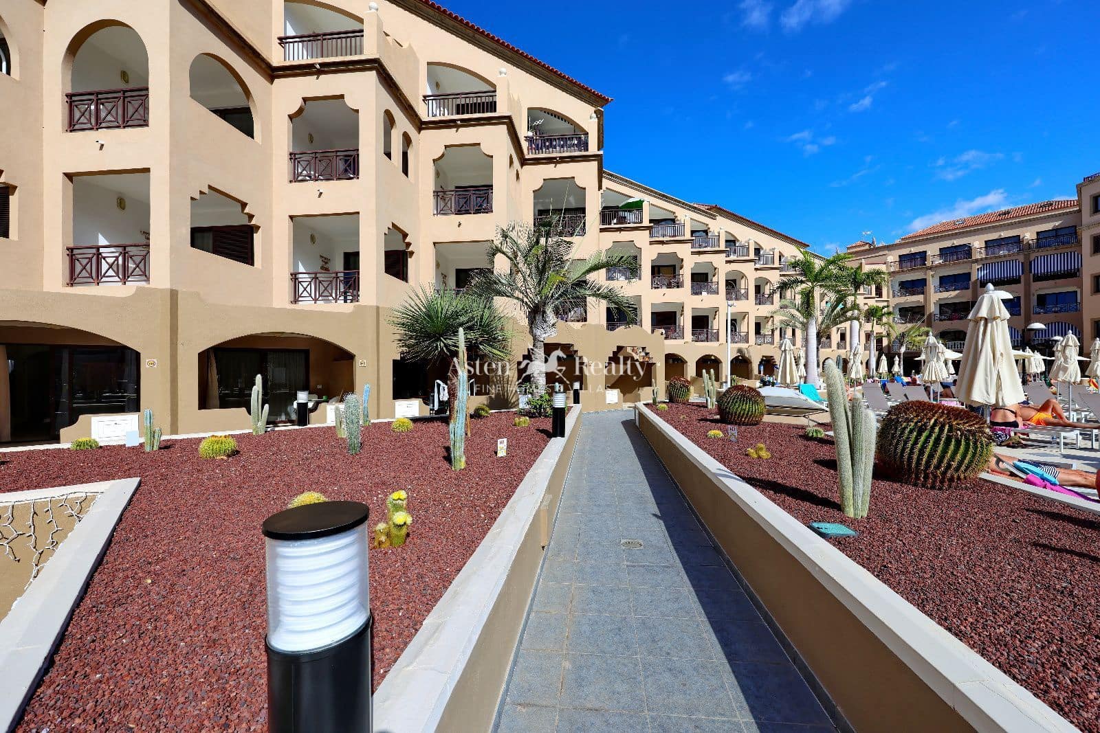 1 soverom Leilighet til salgs i Los Cristianos med svømmebasseng - € 370 000 (Ref: 9445443)