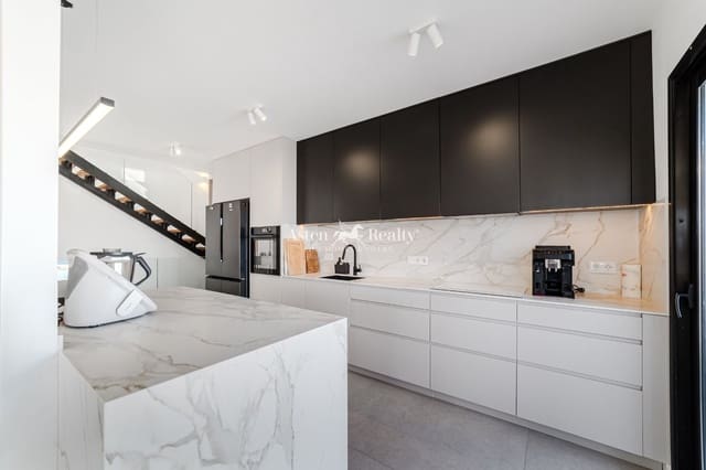 4 soverom Hus til salgs i Candelaria med svømmebasseng garasje - € 990 000 (Ref: 9447203)