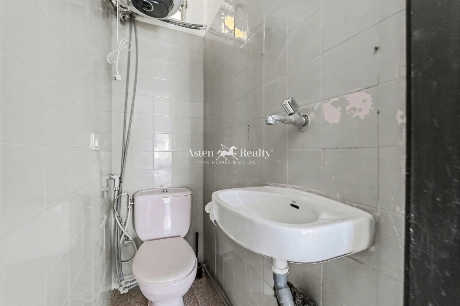 Bedrijf te koop in Los Cristianos - € 280.000 (Ref: 9447297)