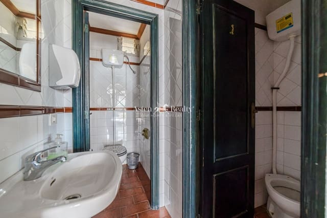 Bedrijf te koop in Los Cristianos, Arona - € 280.000 (Ref: 9447297)