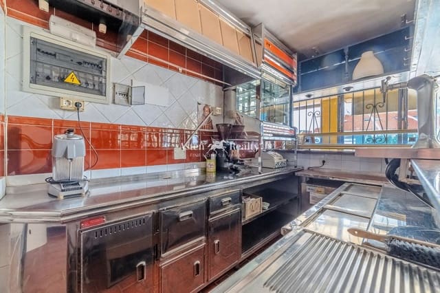 Bedrijf te koop in Los Cristianos, Arona - € 280.000 (Ref: 9447297)