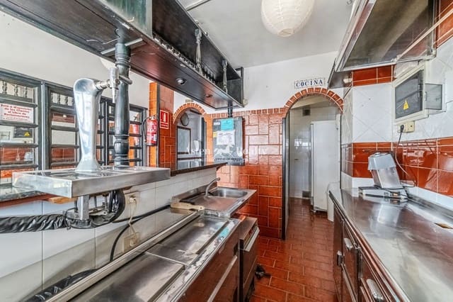 Bedrijf te koop in Los Cristianos, Arona - € 280.000 (Ref: 9447297)