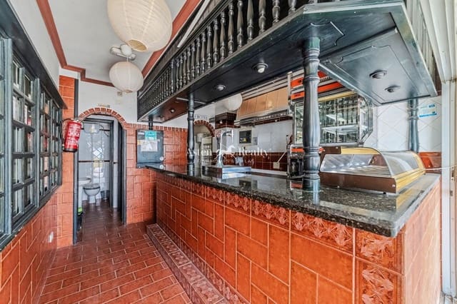 Bedrijf te koop in Los Cristianos, Arona - € 280.000 (Ref: 9447297)