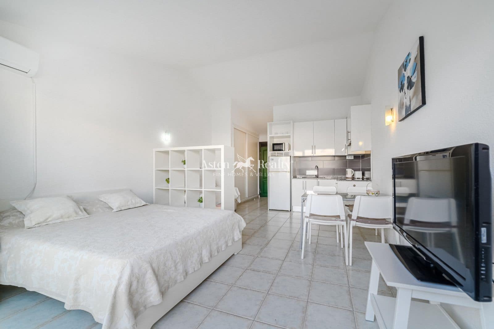 Flat te koop in Playa de las Americas - € 200.000 (Ref: 9450911)