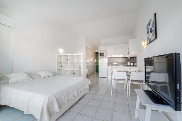 Flat te koop in Playa de las Americas, Arona - € 200.000 (Ref: 9450911)