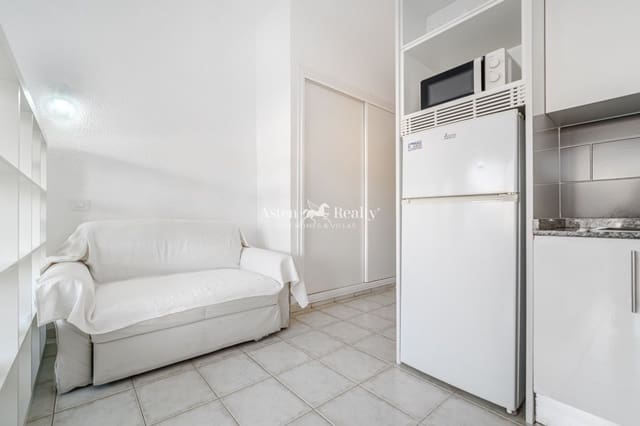 Flat te koop in Playa de las Americas, Arona - € 200.000 (Ref: 9450911)