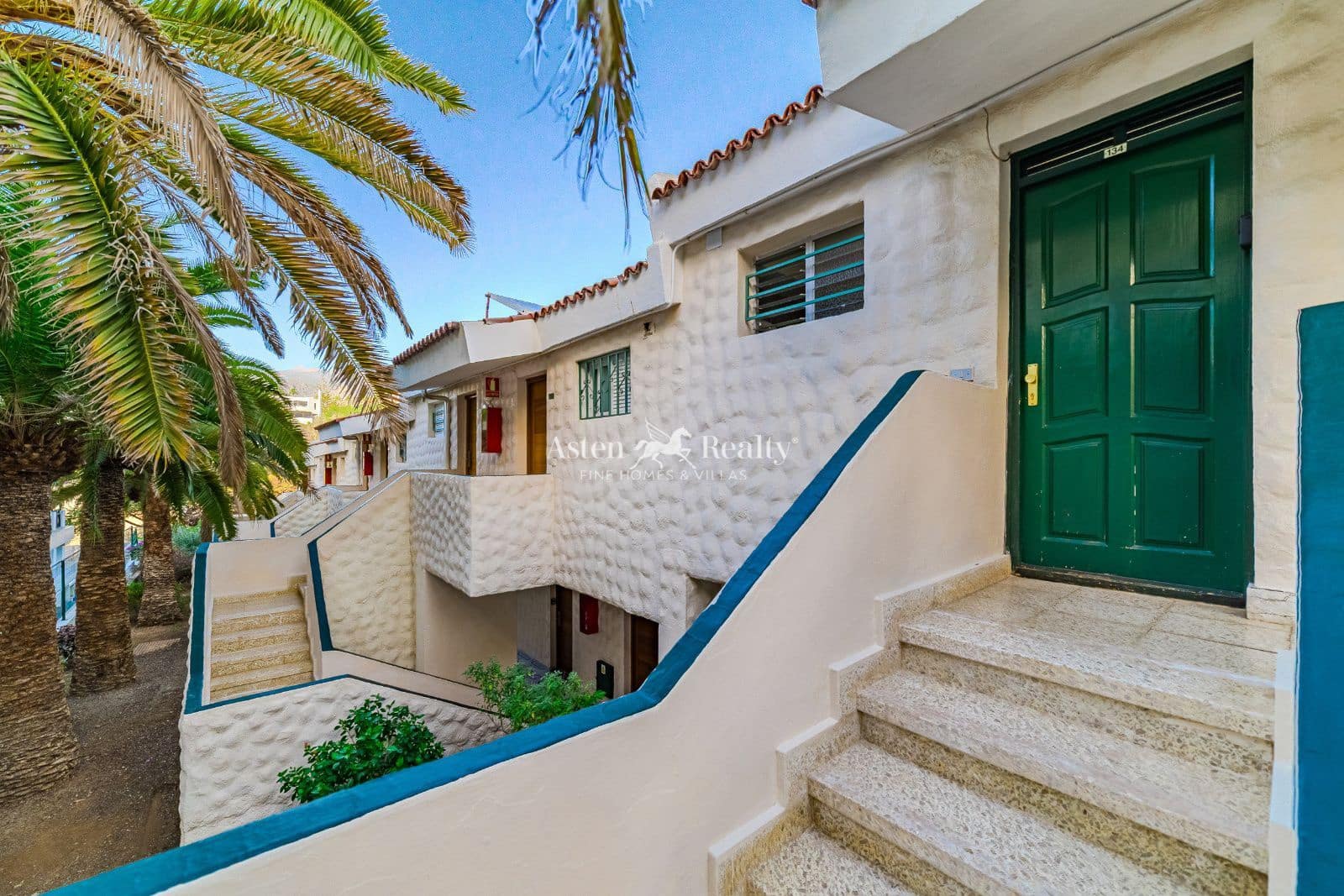 Flat te koop in Playa de las Americas - € 200.000 (Ref: 9450911)