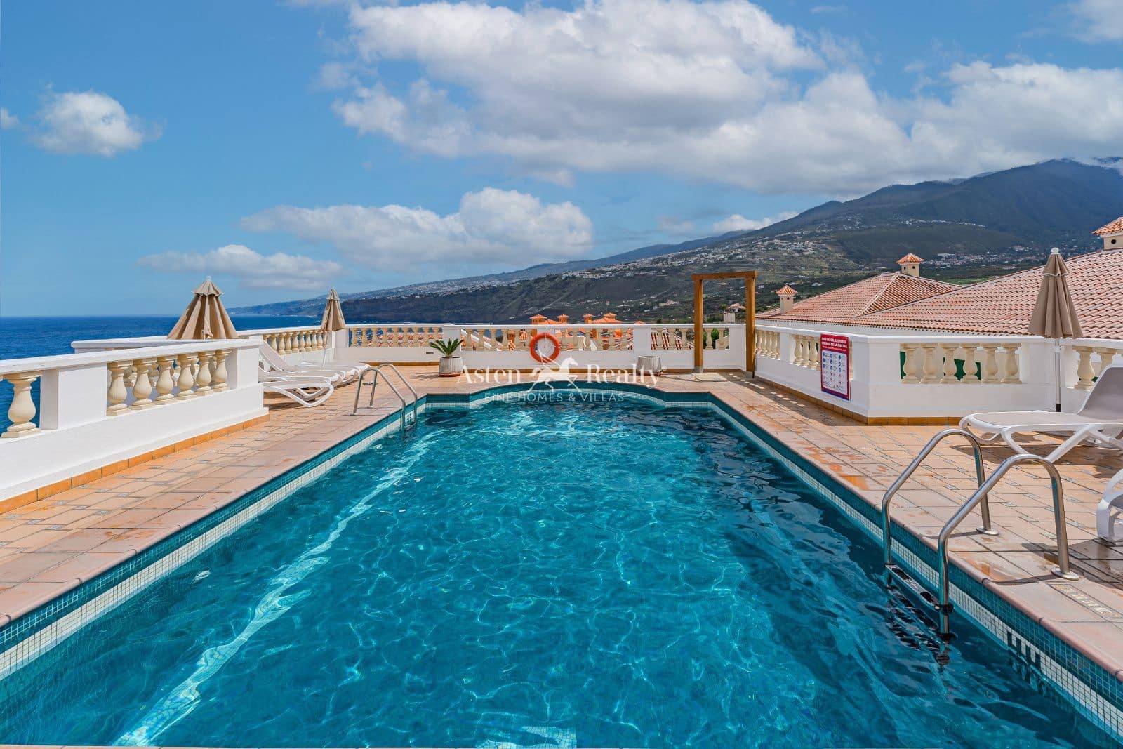 1 slaapkamer Flat te koop in Puerto de la Cruz met zwembad - € 219.500 (Ref: 9451408)