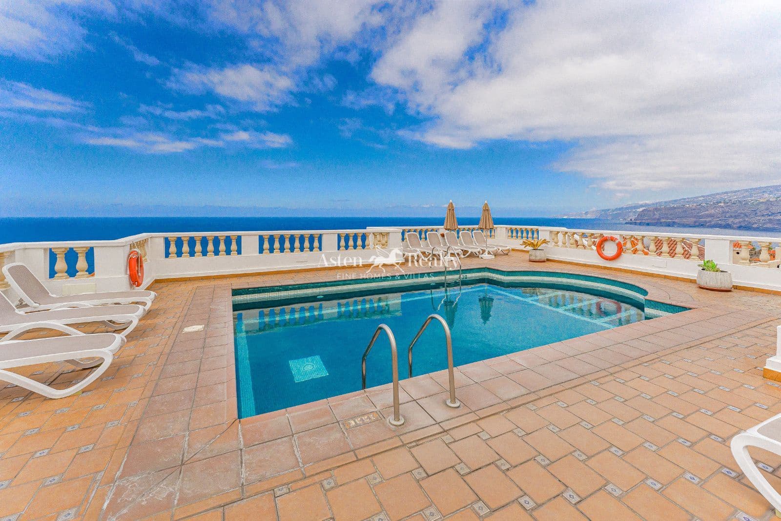 1 slaapkamer Flat te koop in Puerto de la Cruz met zwembad - € 219.500 (Ref: 9451408)