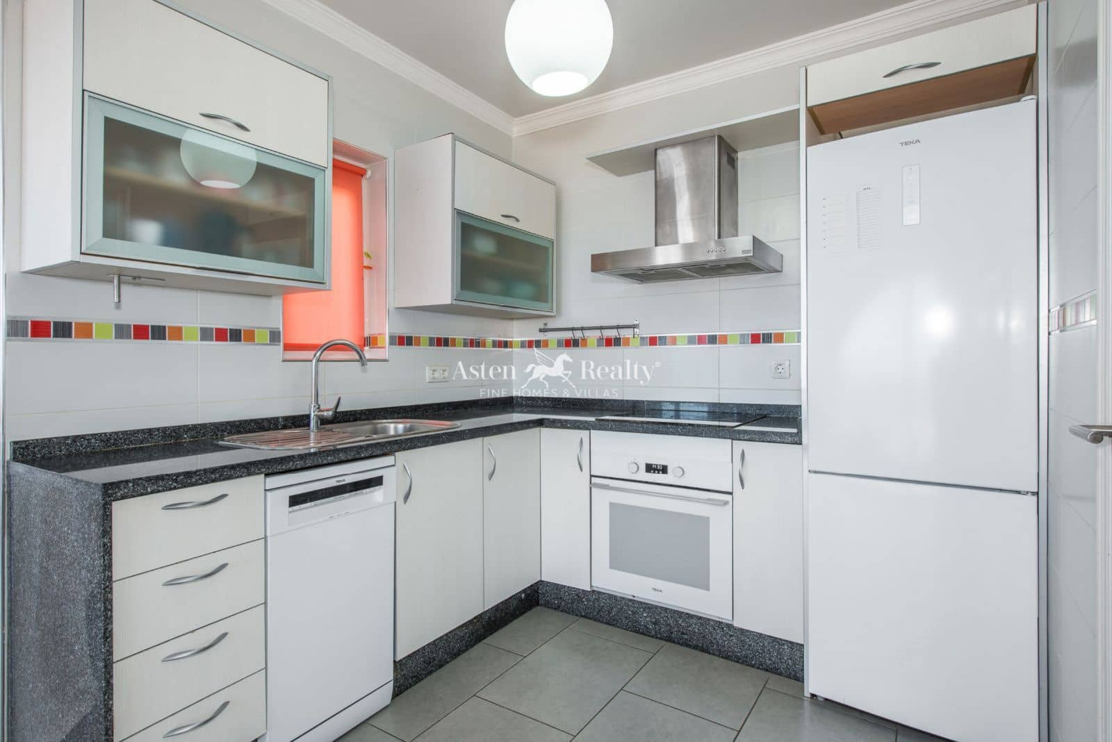 2 soveværelse Byhus til salg i Costa Adeje med swimmingpool - € 499.000 (Ref: 9451517)