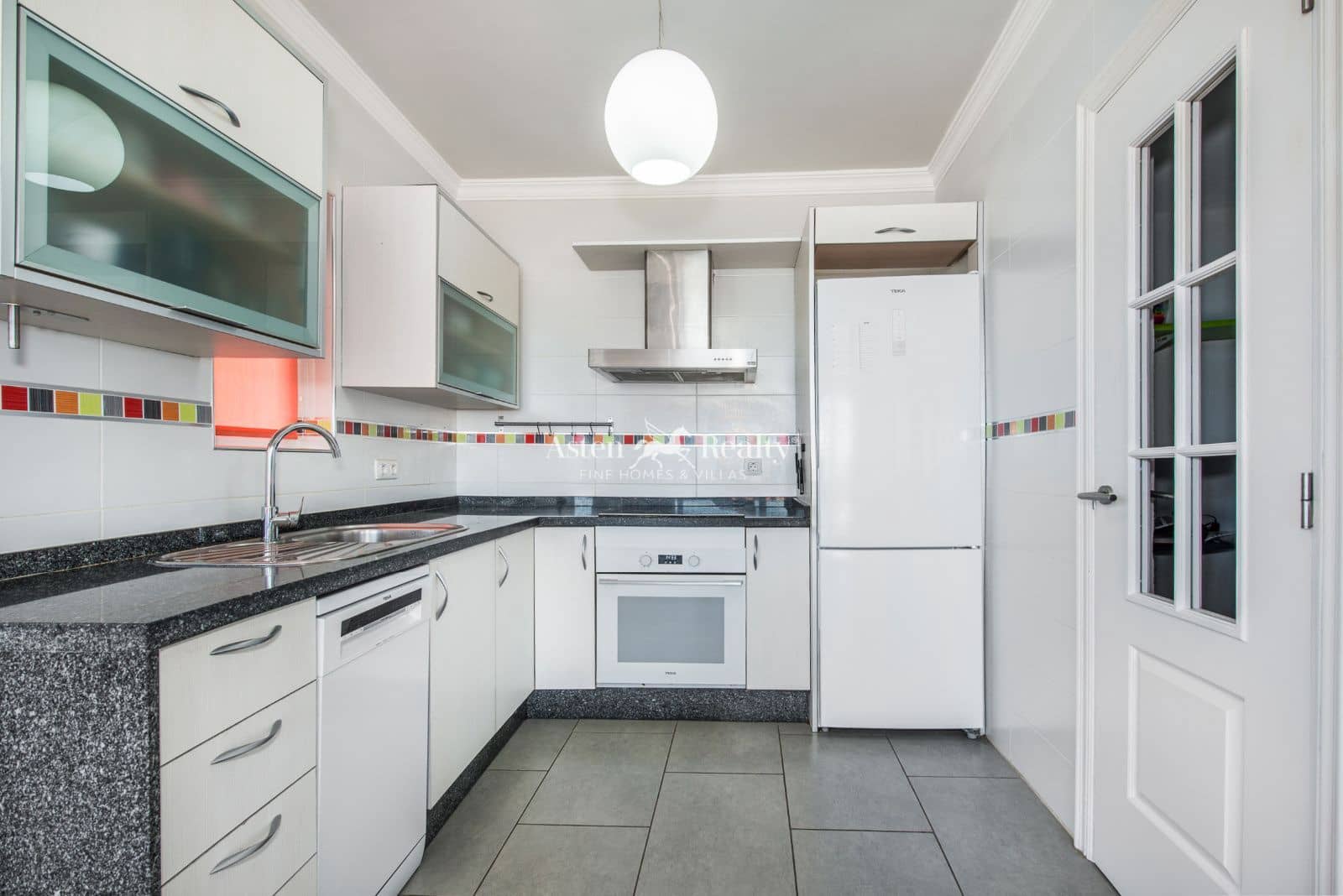 2 soveværelse Byhus til salg i Costa Adeje med swimmingpool - € 499.000 (Ref: 9451517)